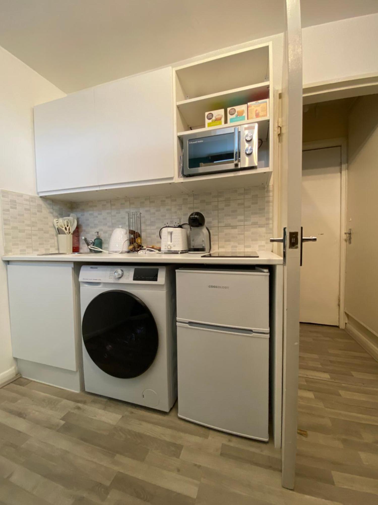 Modern Flat In * Londra