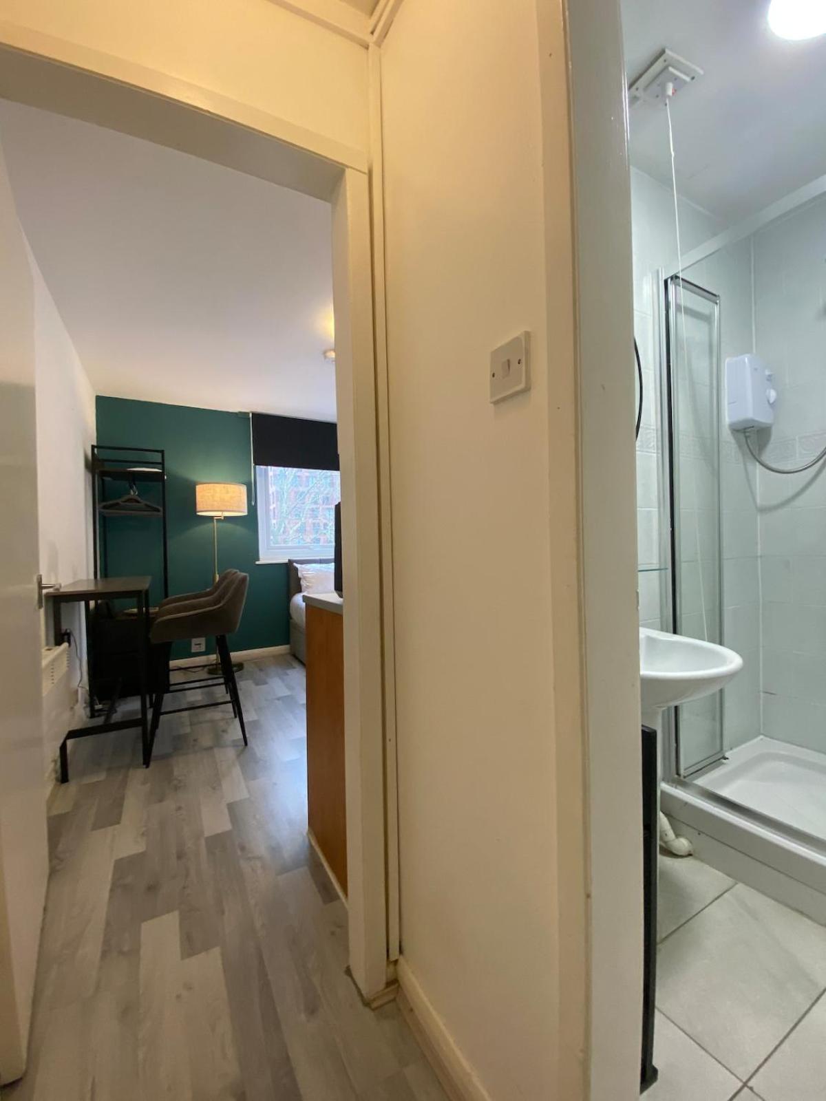 Modern Flat In Londra